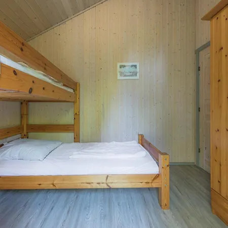 Vakantiehuis Kranich 244 *